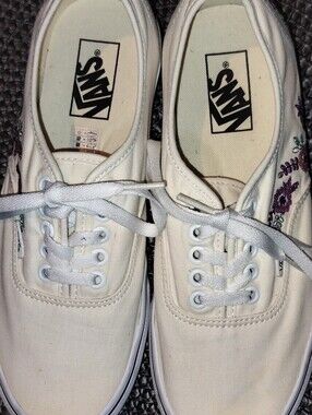 Vans Women's Cream Canvas Floral Embroidered Low-Top Sneakers